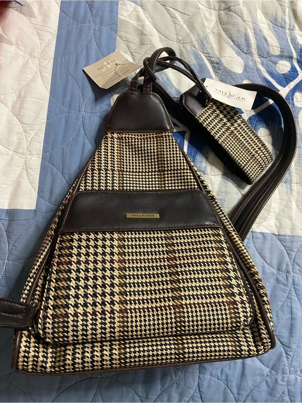 LIZ CLAIBORNE Houndstooth VILLAGER Convertible Triangular Sling/Backpack